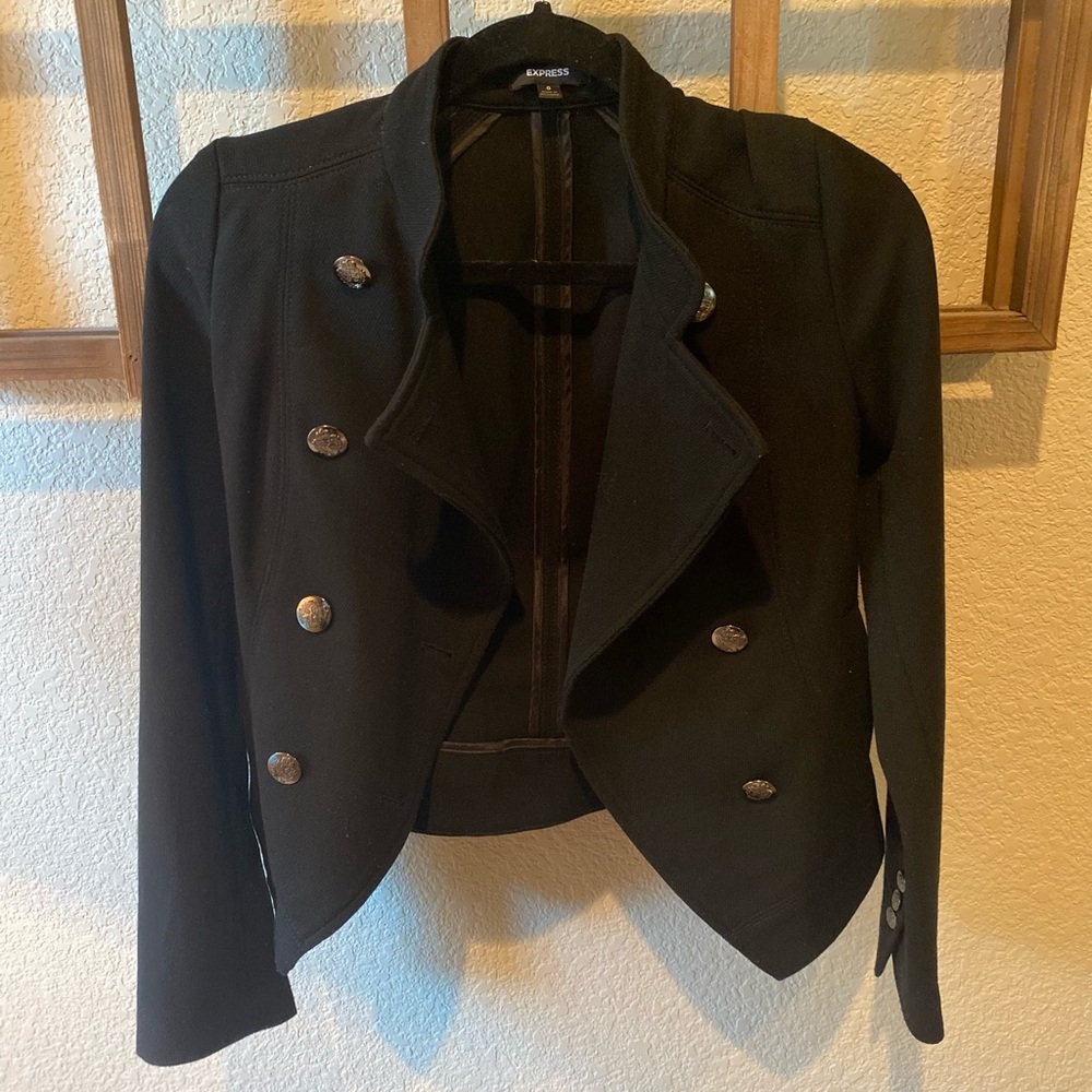 Express size 0 fits like a 2 Black Blazer .